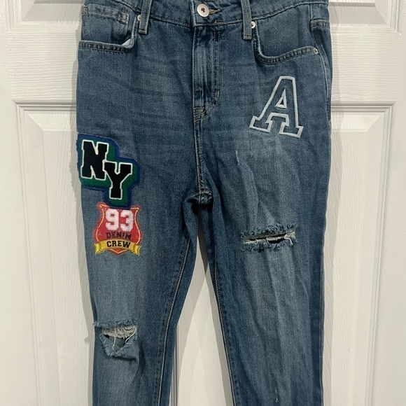 No Boundaries junior Mom Jeans - Picture 2 of 5